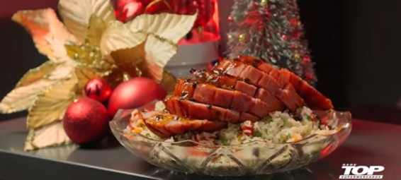 Tender ao molho de maracujá com arroz à grega