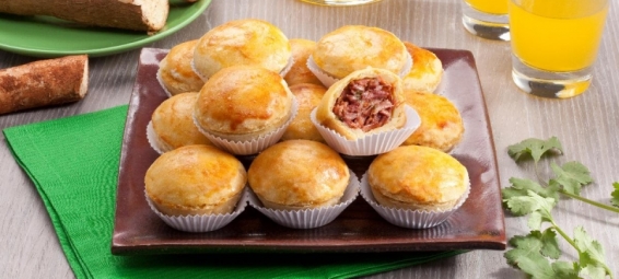 Empadinha de Mandioca com Carne Seca